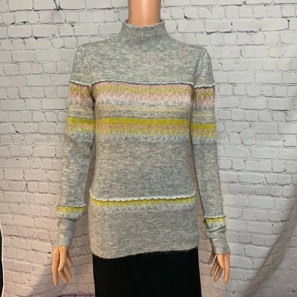 BCBG maxazria Grey and colorful cozy christmas sweater size XXS NWT